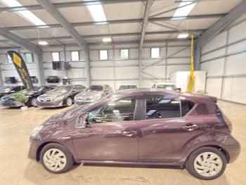 Used Toyota Aqua 2015 for sale - 79749981: Photo
