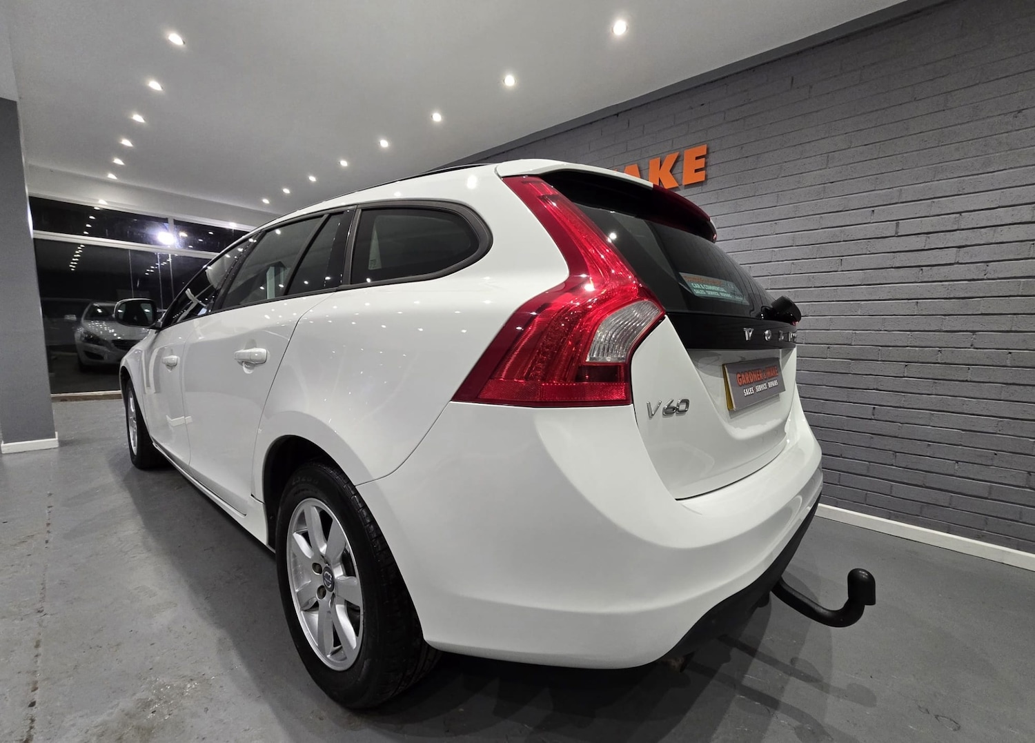 Used Volvo V60 2012 for sale - 77591904: Photo 5