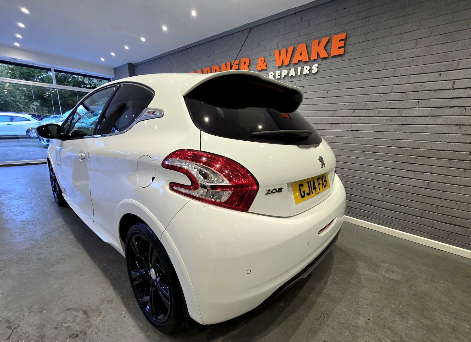 Used Peugeot 208 2014 for sale - 76734471: Photo 5