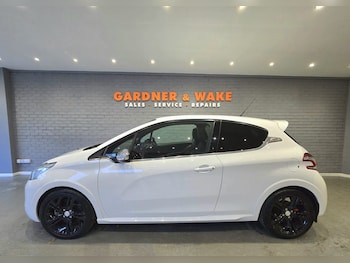 Used Peugeot 208 2014 for sale - 77601991: Photo