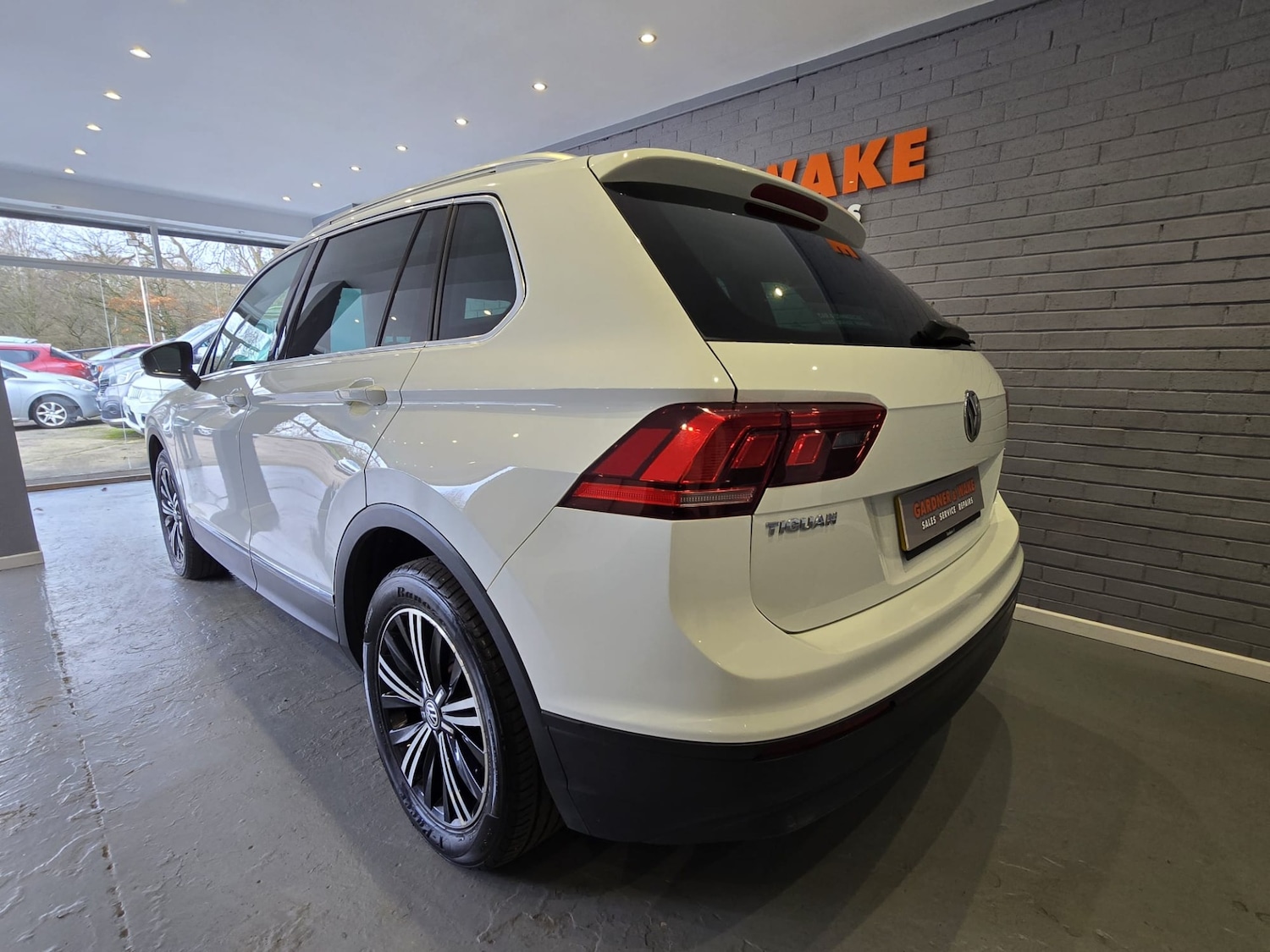 Used Volkswagen Tiguan 2016 for sale - 77617915: Photo 2