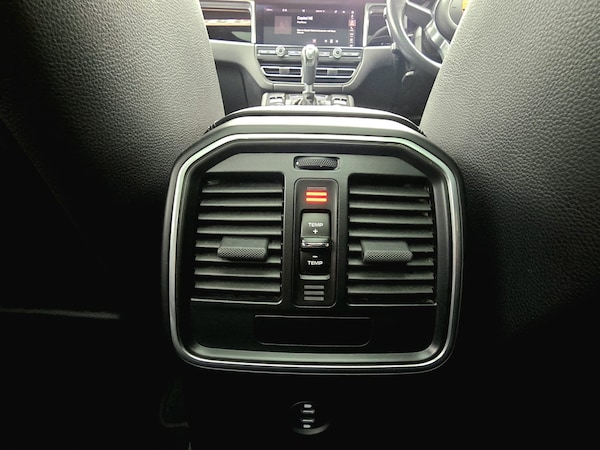 Used Porsche Macan 2020 for sale - 76144329: Photo 12