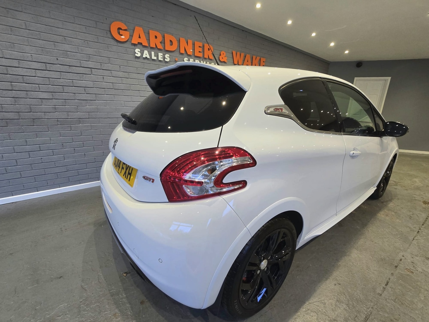 Used Peugeot 208 2014 for sale - 76309572: Photo 3