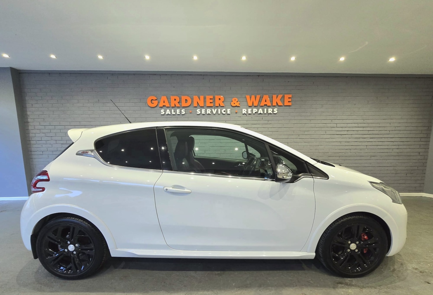 Used Peugeot 208 2014 for sale - 76309572: Photo 4