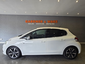 Used Peugeot 208 2018 for sale - 79205366: Photo
