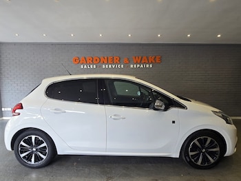Used Peugeot 208 2018 for sale - 79205366: Photo