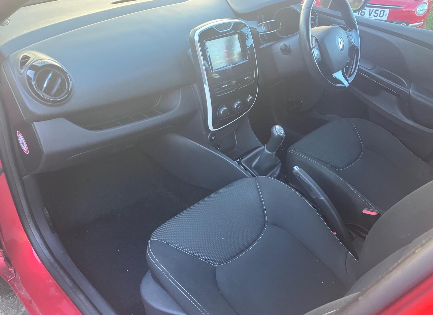 Used Renault Clio 2016 for sale - 77143814: Photo 2