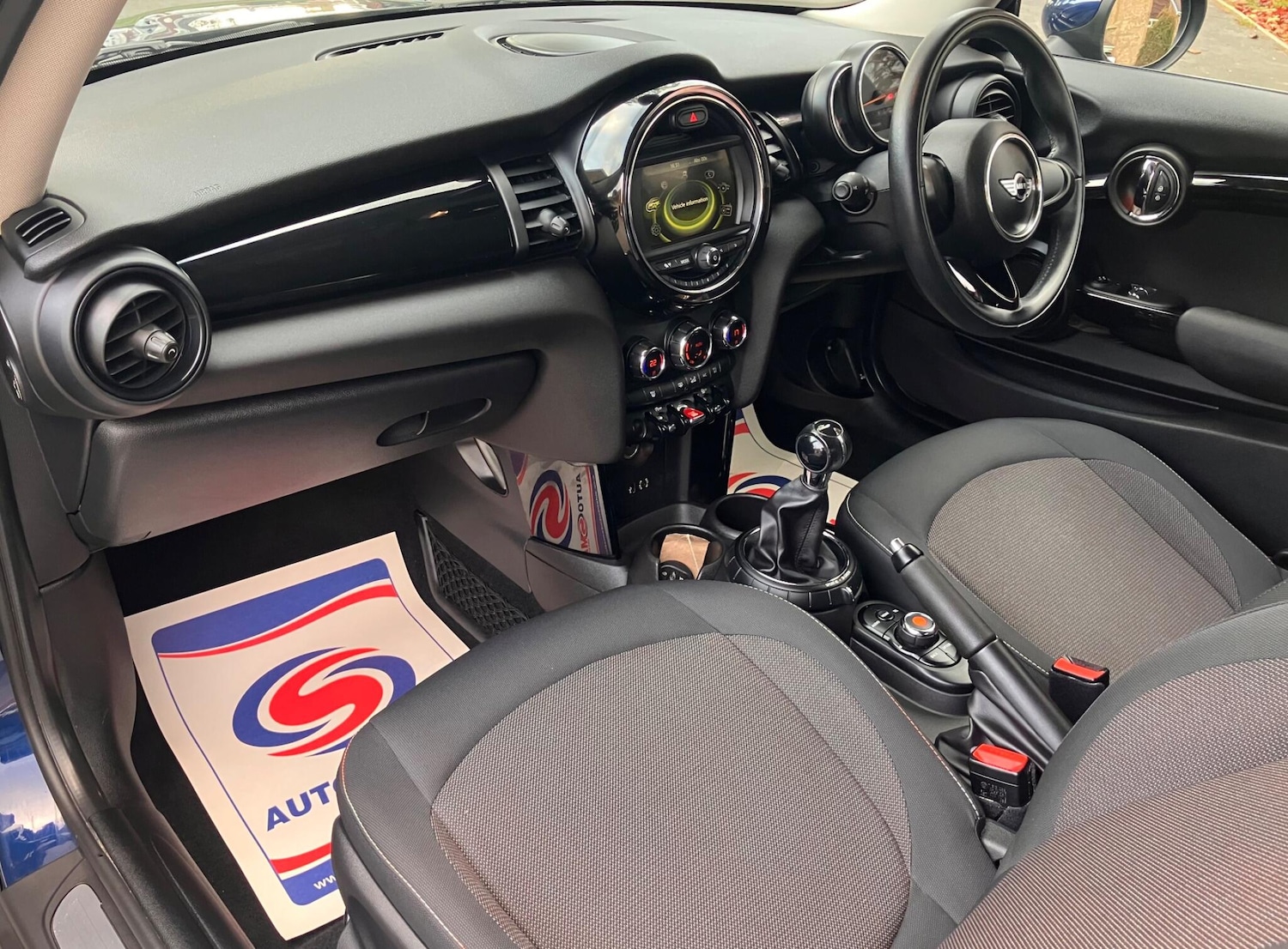 Used MINI Hatch 2015 for sale - 76250908: Photo 2