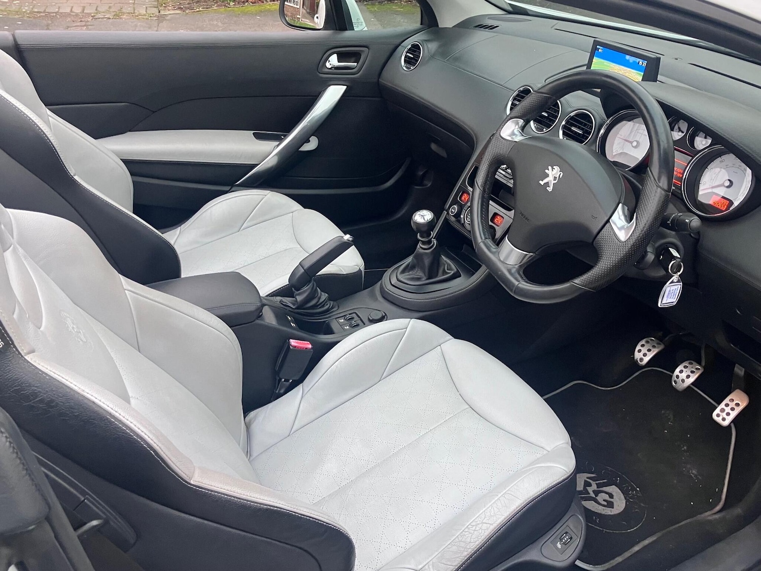 Used Peugeot 308 CC 2013 for sale - 77016909: Photo 10