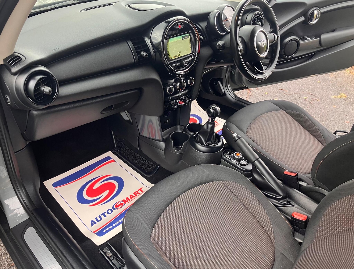 Used MINI Hatch 2017 for sale - 76521898: Photo 2