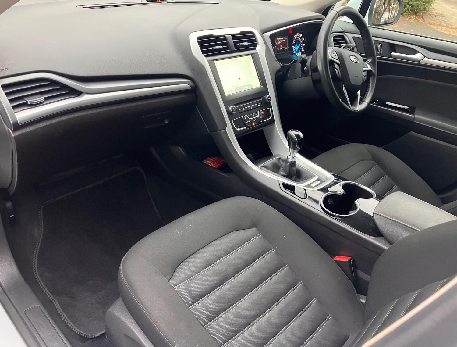 Used Ford Mondeo 2016 for sale - 76306347: Photo 2