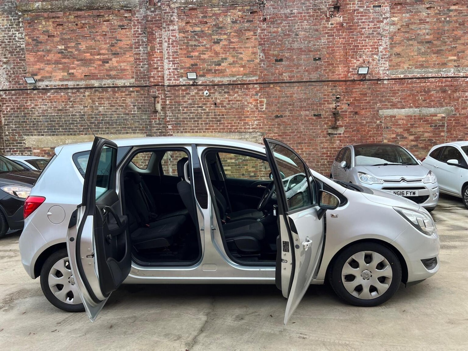 Used Vauxhall Meriva 2015 for sale - 76769823: Photo 9