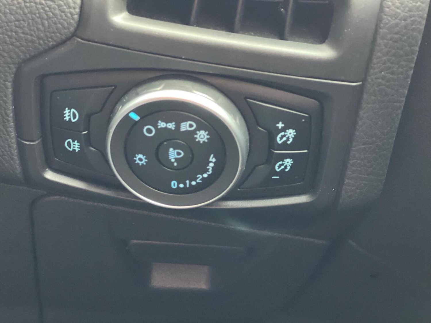 Used Ford Focus 2015 for sale - 76605758: Photo 18