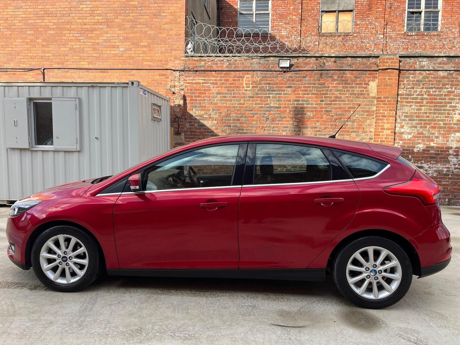 Used Ford Focus 2015 for sale - 76605758: Photo 8