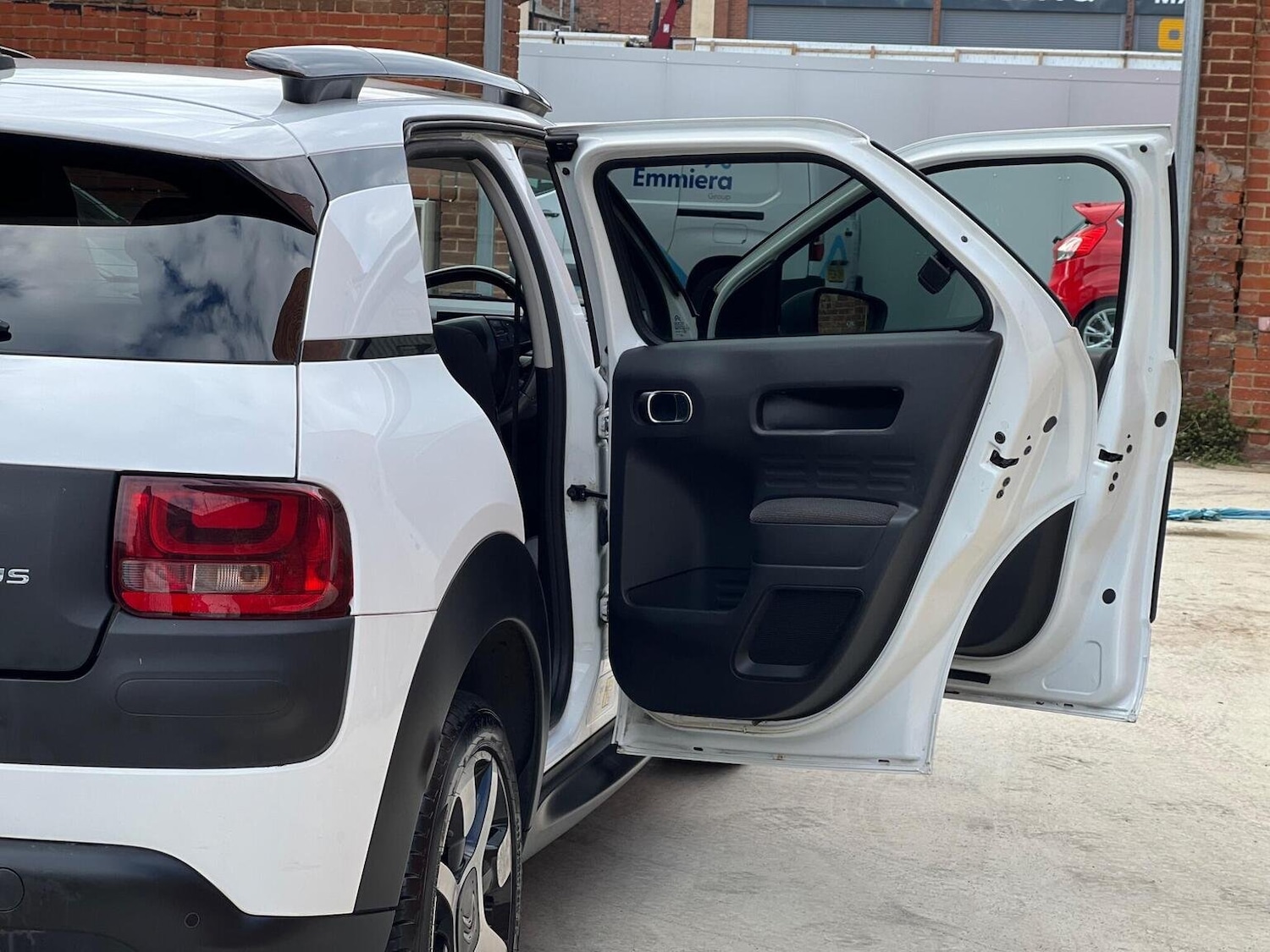 Used Citroen C4 Cactus 2015 for sale - 75982010: Photo 13