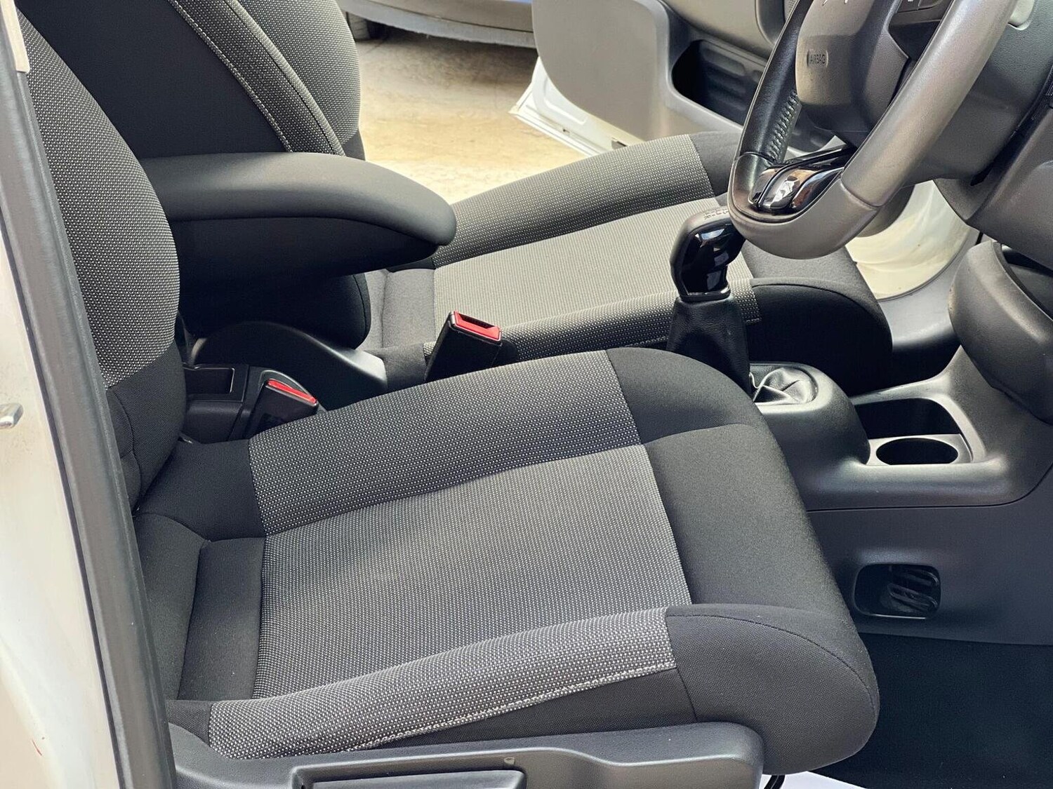 Used Citroen C4 Cactus 2015 for sale - 75982010: Photo 23