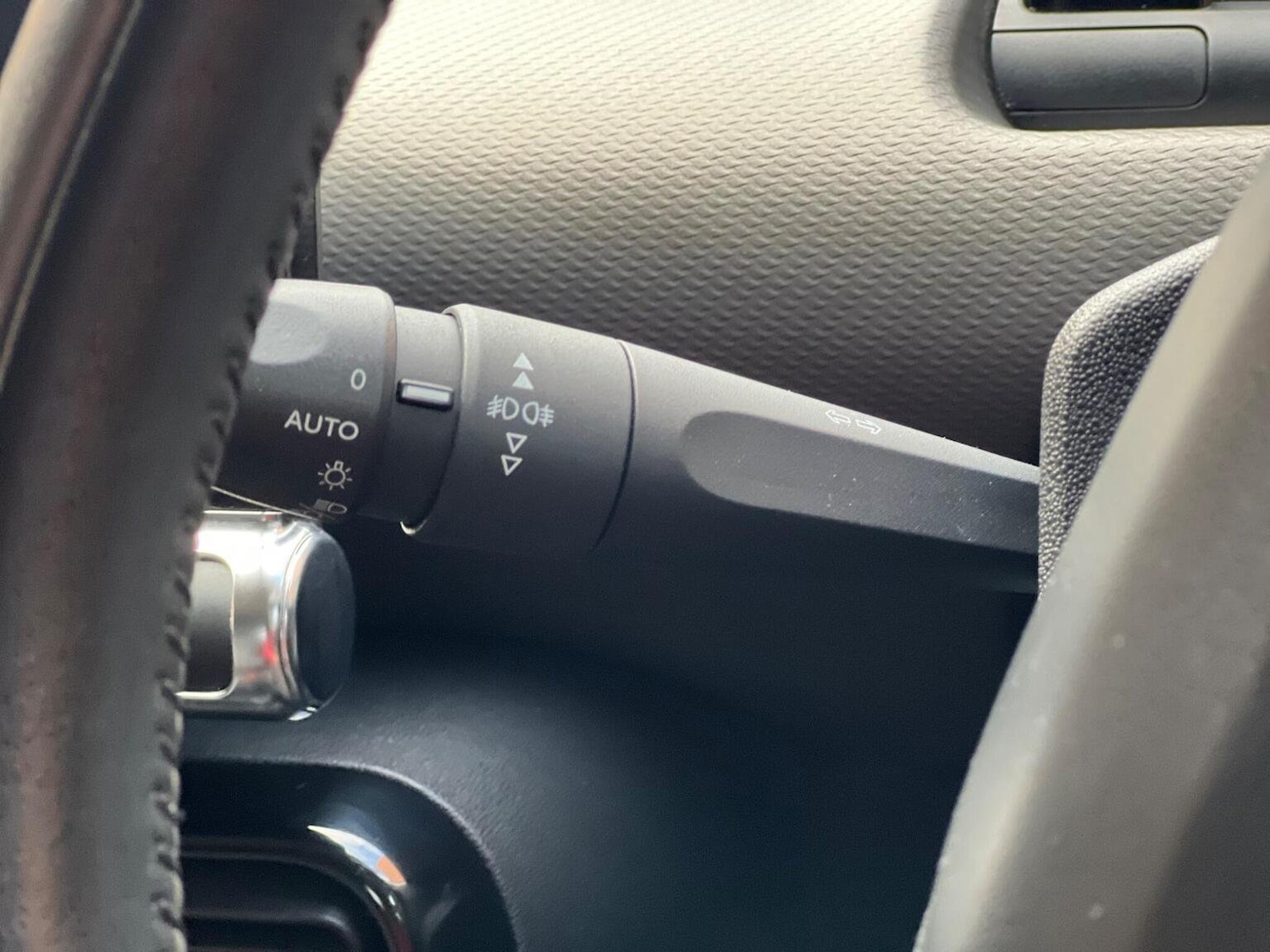 Used Citroen C4 Cactus 2015 for sale - 75982010: Photo 31