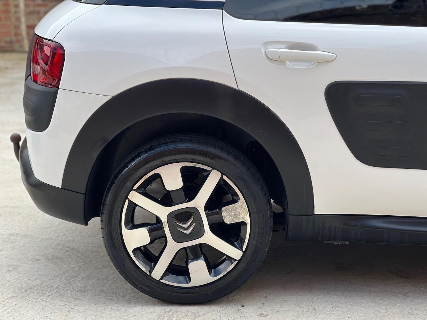 Used Citroen C4 Cactus 2015 for sale - 75982010: Photo 8