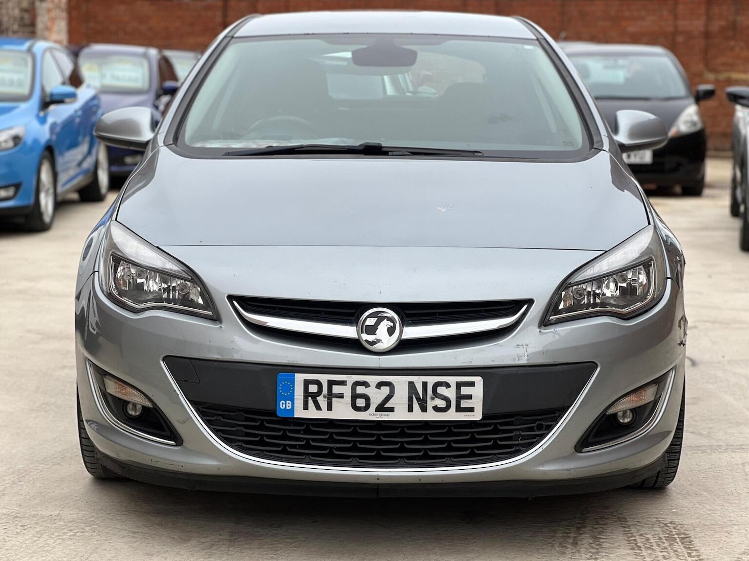 Used Vauxhall Astra 2013 for sale - 76369330: Photo 2