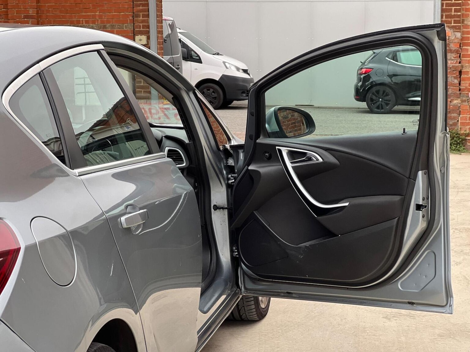 Used Vauxhall Astra 2013 for sale - 76369330: Photo 6