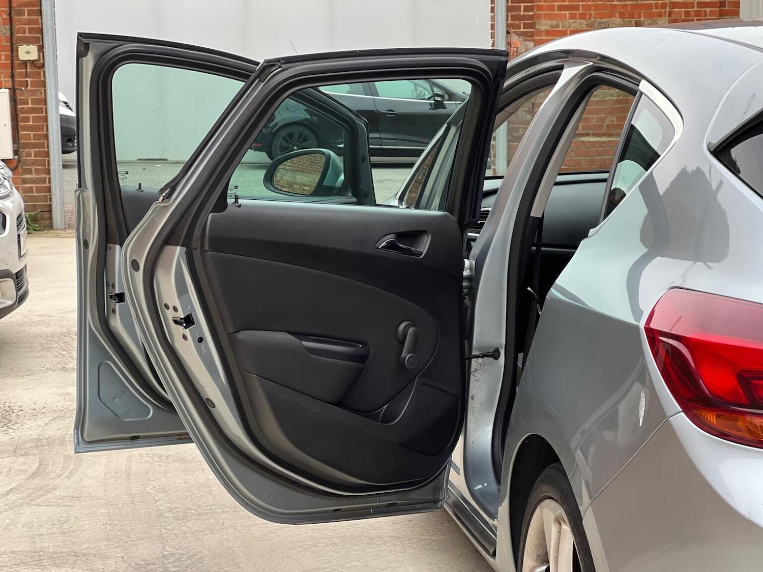 Used Vauxhall Astra 2013 for sale - 76369330: Photo 9