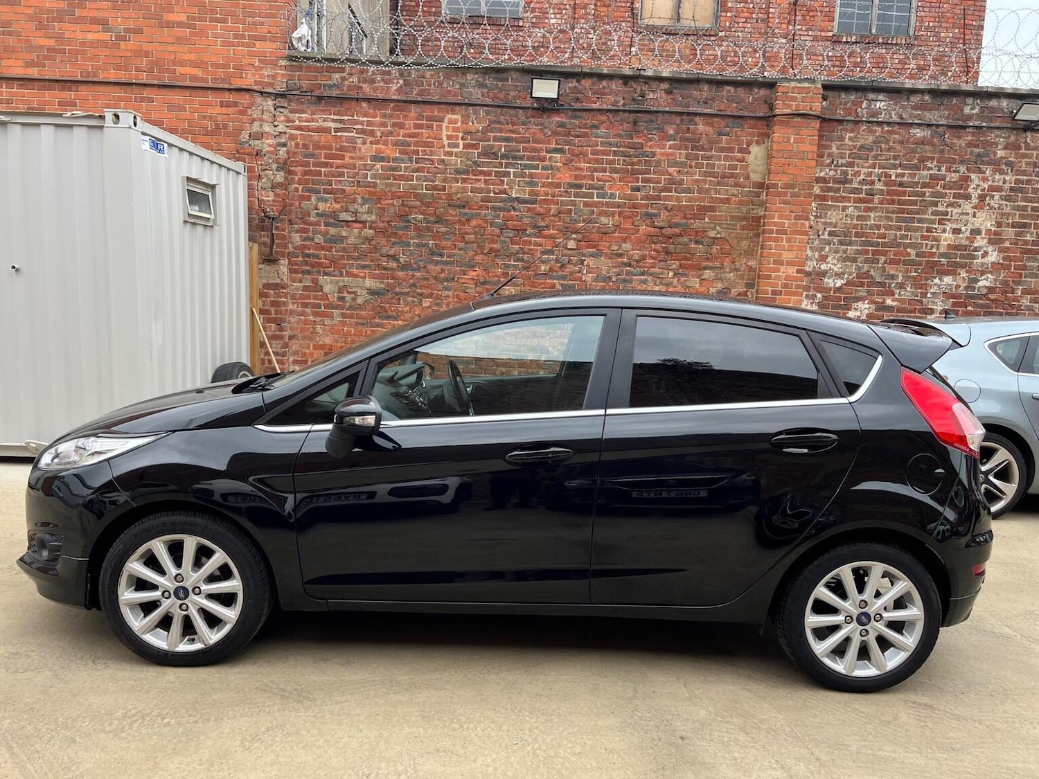 Used Ford Fiesta 2017 for sale - 76510969: Photo 6