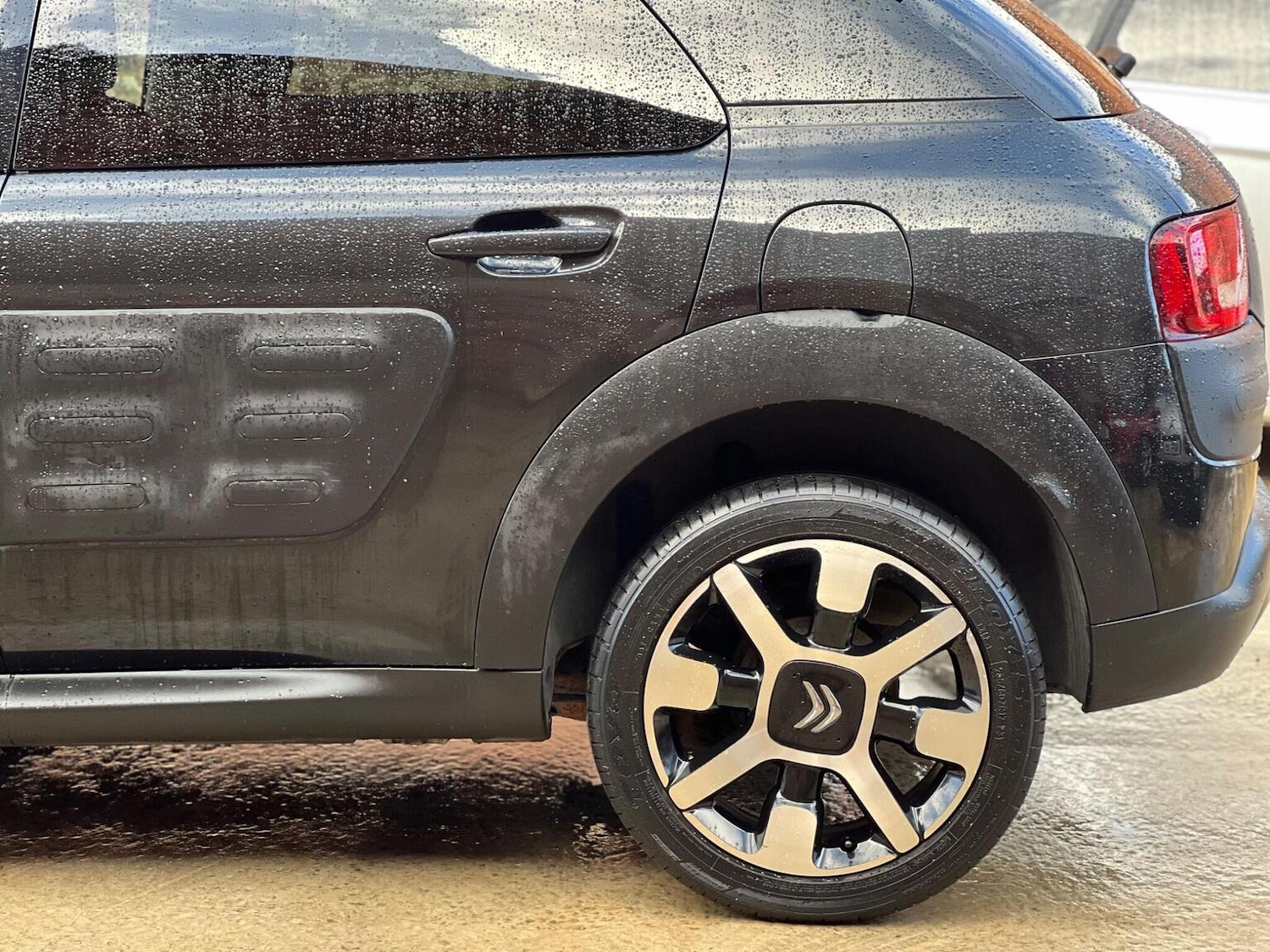 Used Citroen C4 Cactus 2017 for sale - 76605879: Photo 5