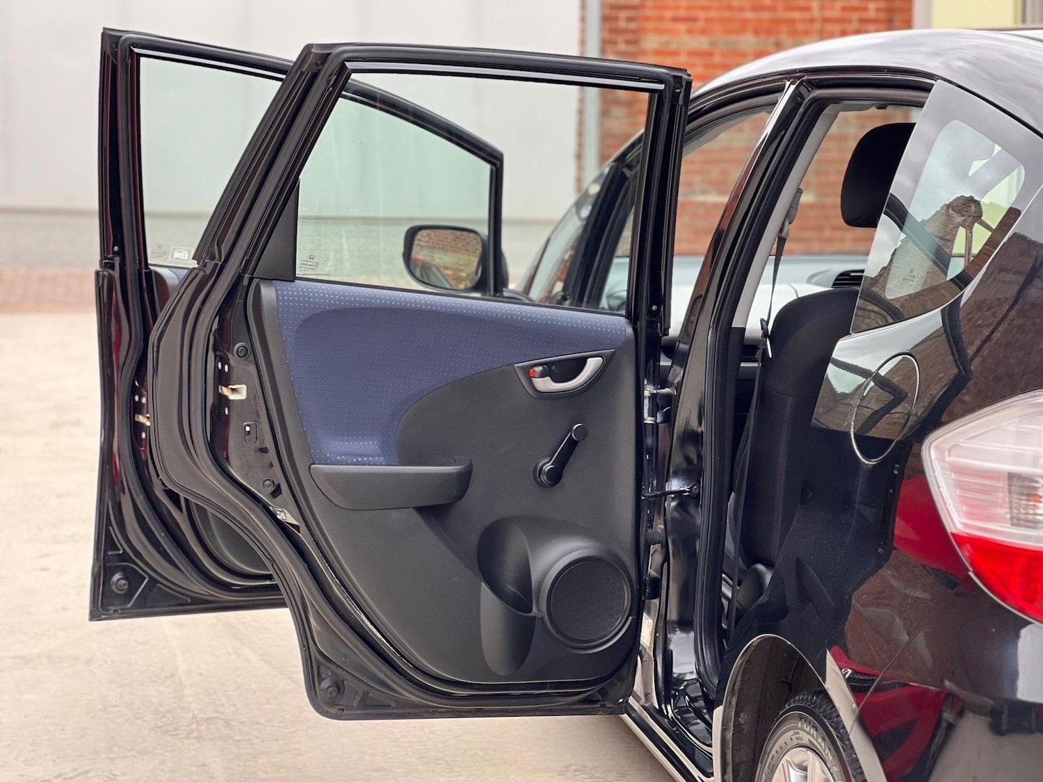 Used Honda Jazz 2010 for sale - 76618587: Photo 17