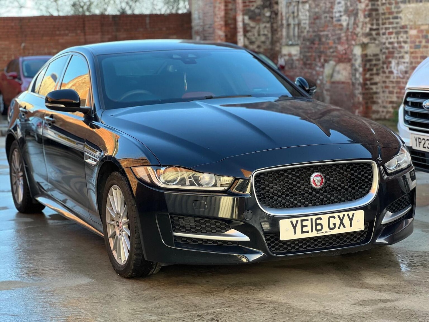 Used Jaguar XE 2016 for sale - 76605680: Photo 1
