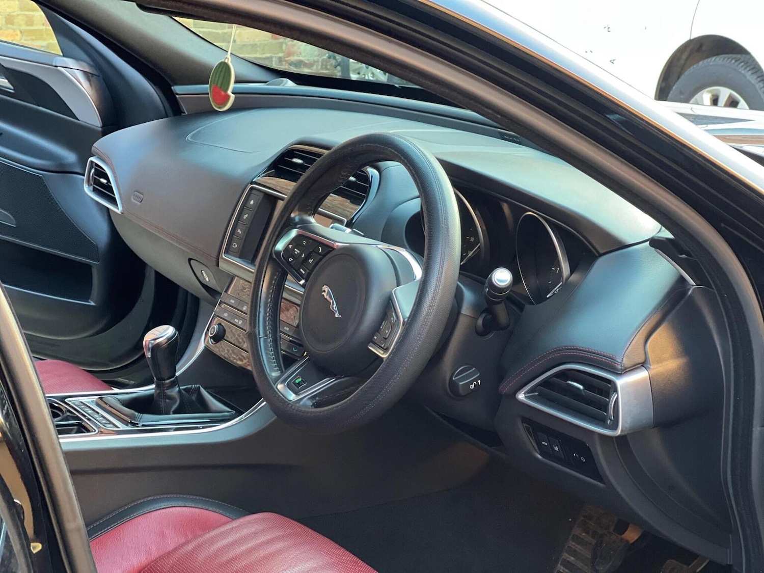 Used Jaguar XE 2016 for sale - 76605680: Photo 14