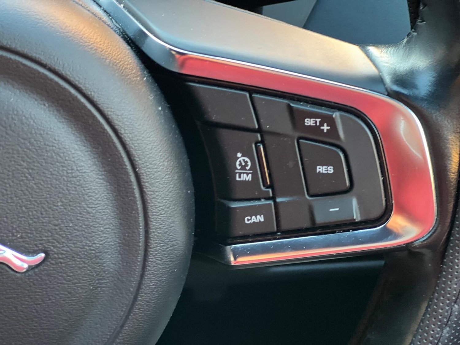 Used Jaguar XE 2016 for sale - 76605680: Photo 18