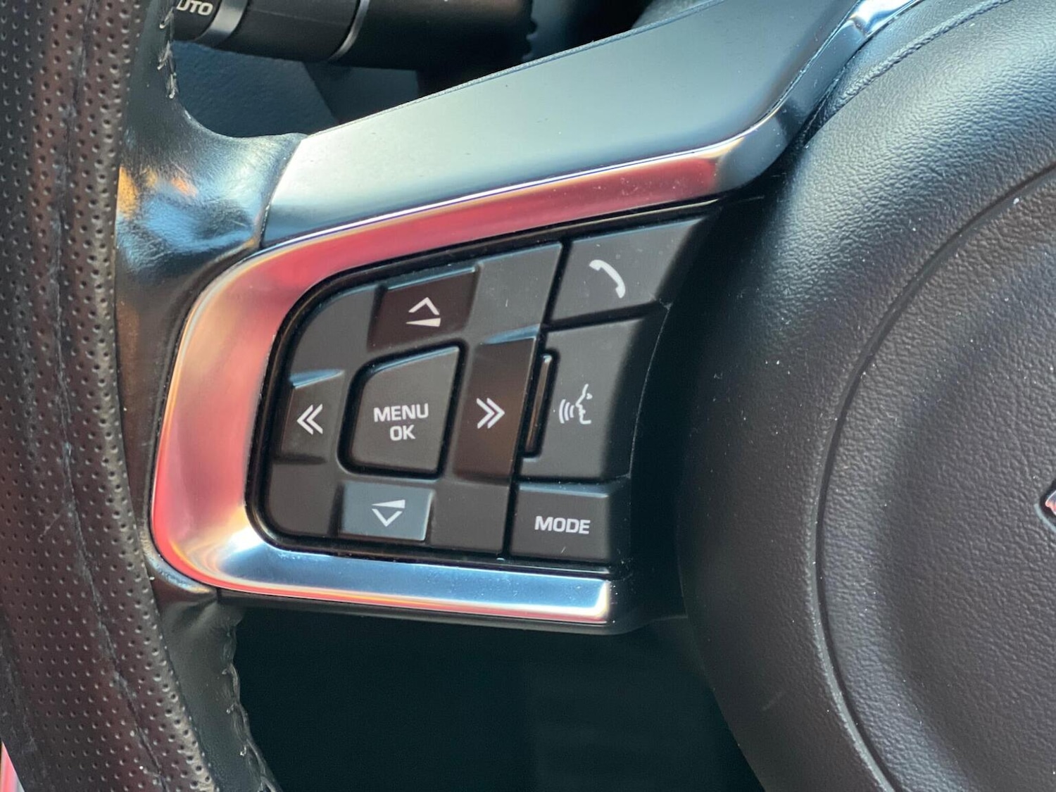 Used Jaguar XE 2016 for sale - 76605680: Photo 19