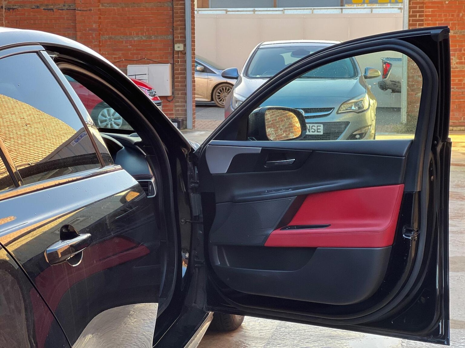 Used Jaguar XE 2016 for sale - 76605680: Photo 24