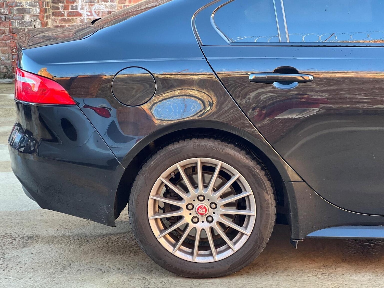 Used Jaguar XE 2016 for sale - 76605680: Photo 30