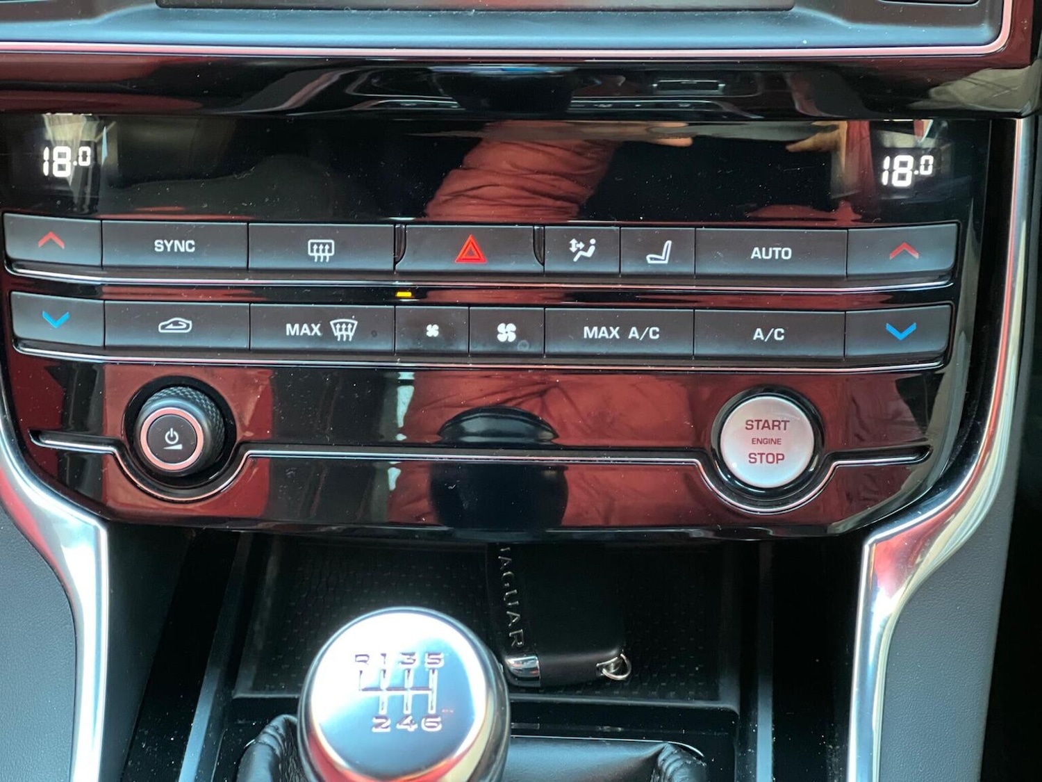 Used Jaguar XE 2016 for sale - 76605680: Photo 32