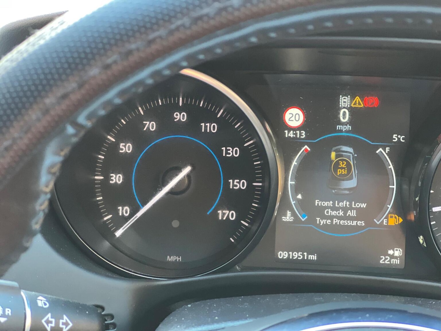 Used Jaguar XE 2016 for sale - 76605680: Photo 37