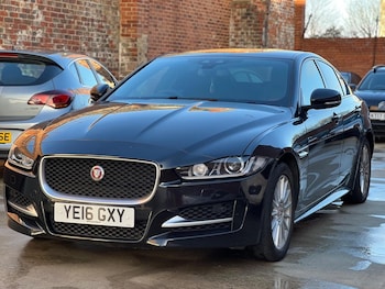 Used Jaguar XE 2016 for sale - 76605680: Photo