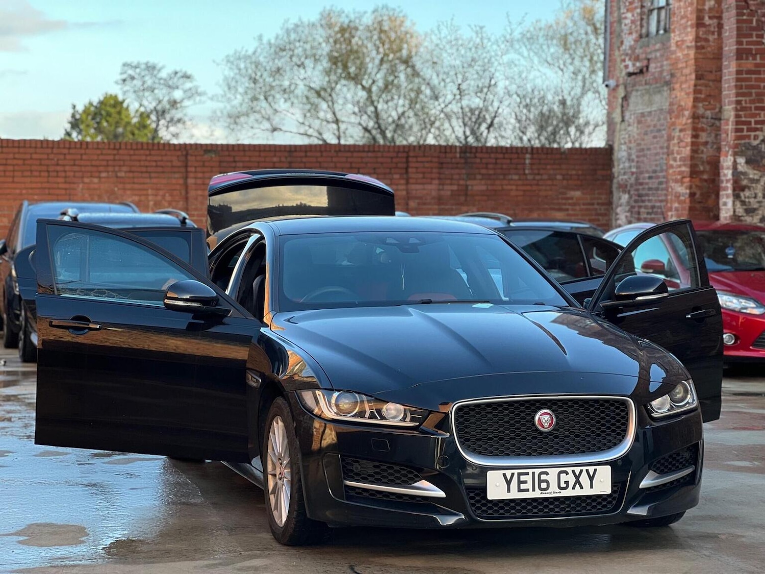 Used Jaguar XE 2016 for sale - 76605680: Photo 5