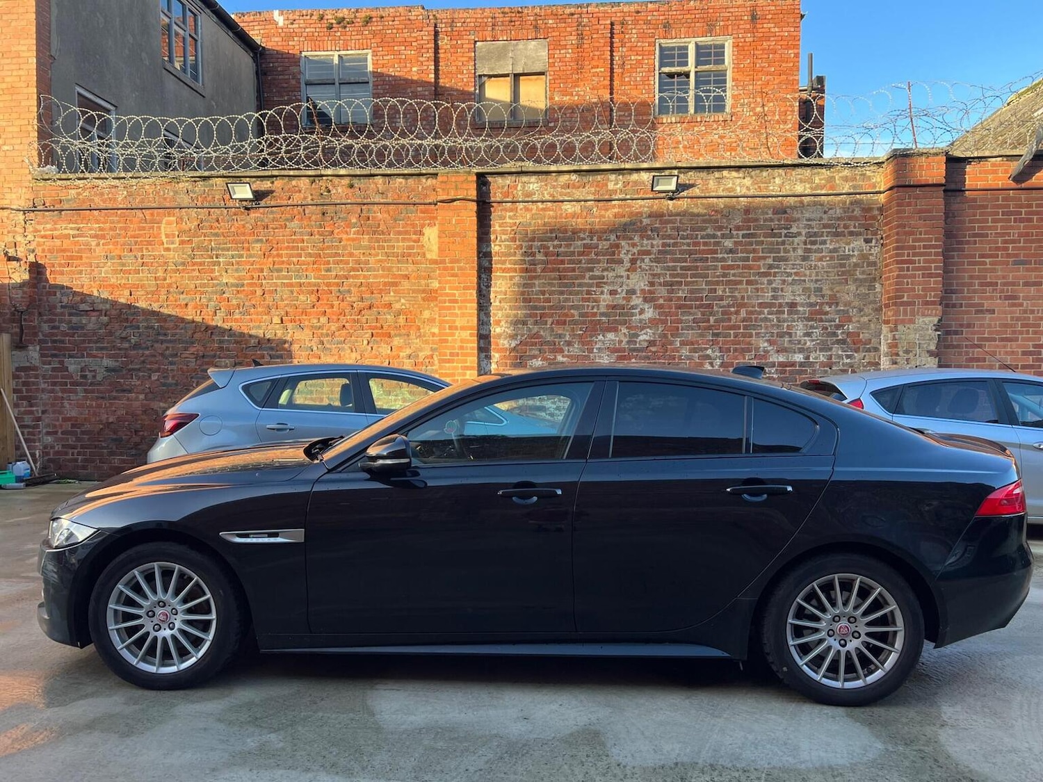 Used Jaguar XE 2016 for sale - 76605680: Photo 8