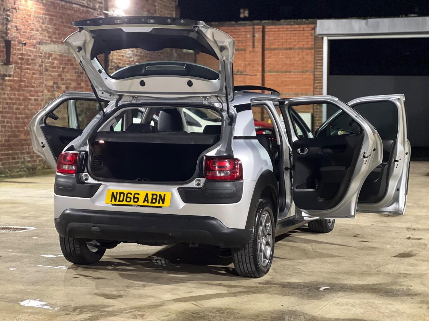 Used Citroen C4 Cactus 2016 for sale - 76605911: Photo 14