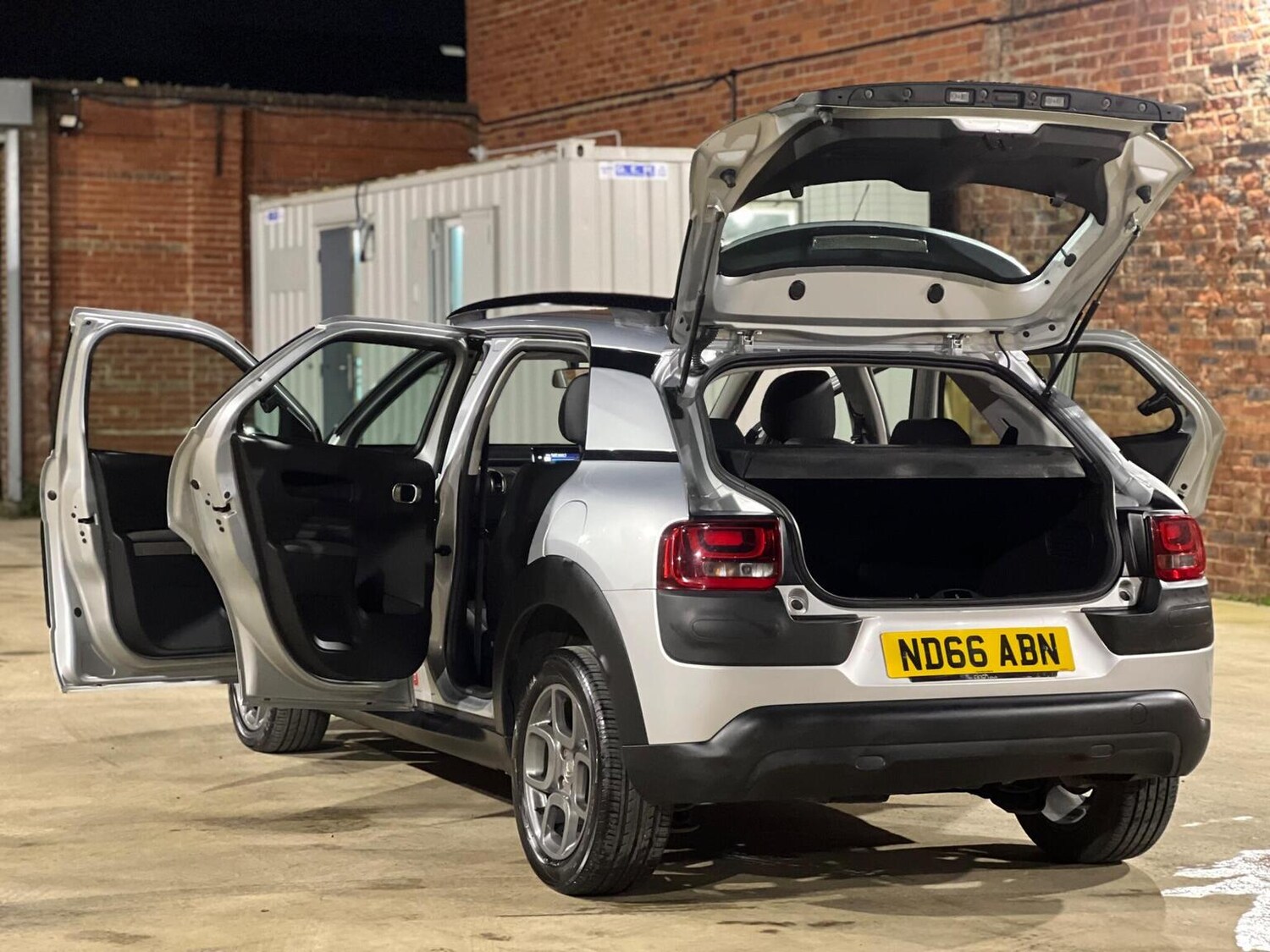 Used Citroen C4 Cactus 2016 for sale - 76605911: Photo 8