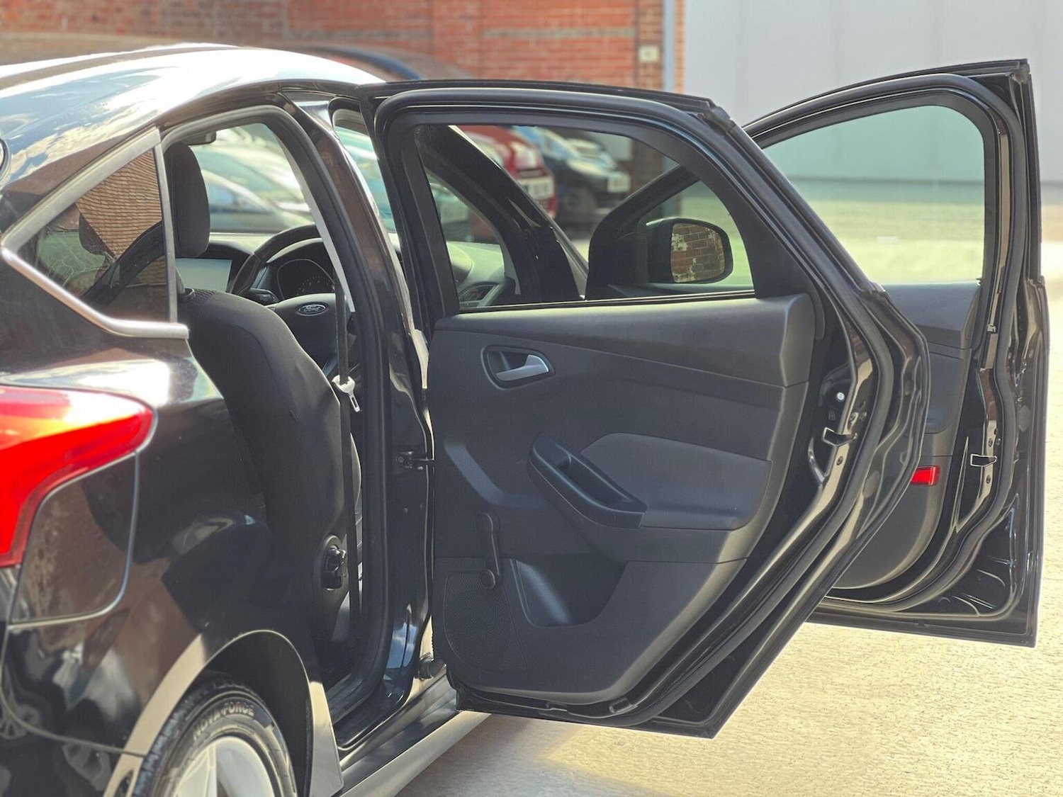 Used Ford Focus 2015 for sale - 76334813: Photo 13