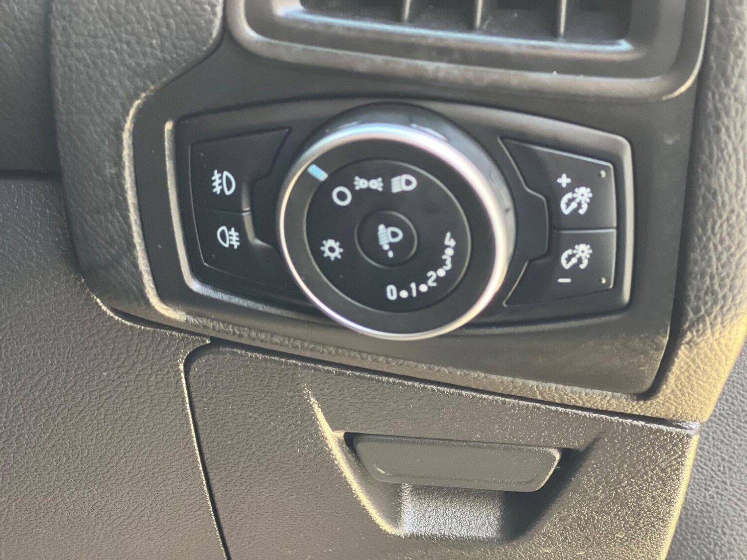 Used Ford Focus 2015 for sale - 76334813: Photo 32