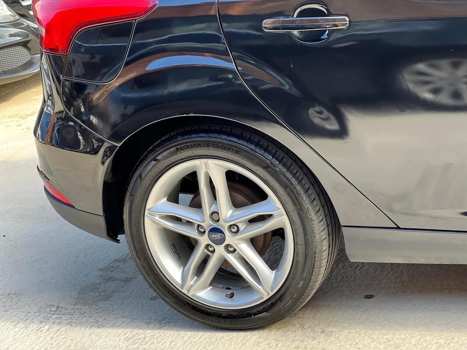 Used Ford Focus 2015 for sale - 76334813: Photo 8