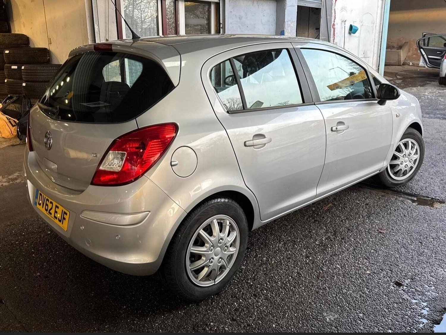 Used Vauxhall Corsa 2012 for sale - 76583336: Photo 3