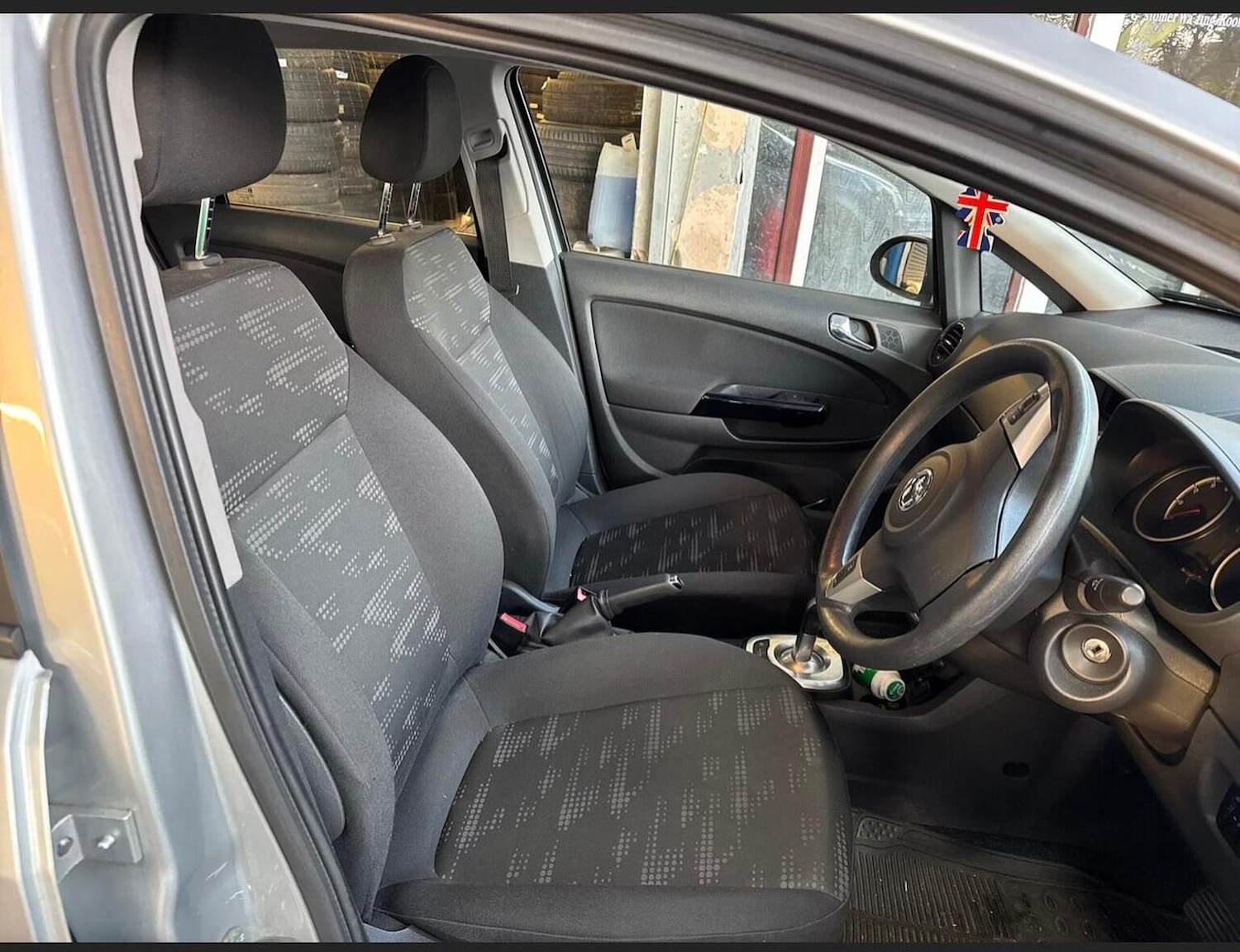 Used Vauxhall Corsa 2012 for sale - 76583336: Photo 5