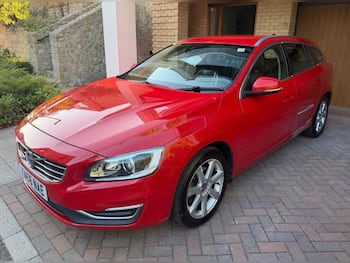 Used Volvo V60 2016 for sale - 79713339: Photo