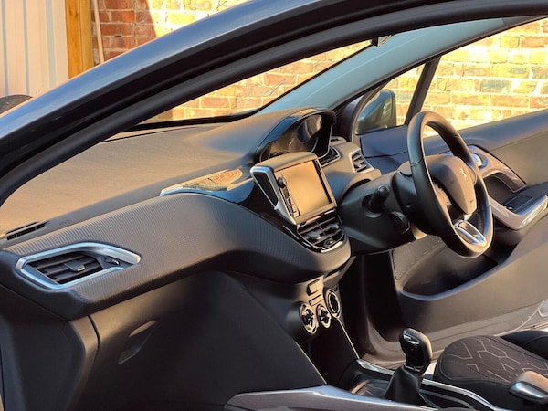 Used Peugeot 2008 2015 for sale - 76075975: Photo 13