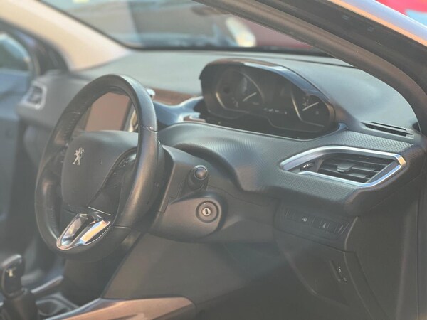 Used Peugeot 2008 2015 for sale - 76075975: Photo 14