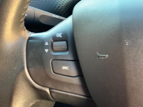 Used Peugeot 2008 2015 for sale - 76075975: Photo 23